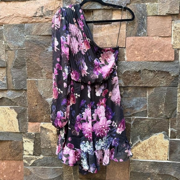 Express Floral One Shoulder Romper Dress New NWT - Picture 10 of 10